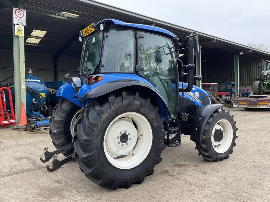 NEW HOLLAND T4.65