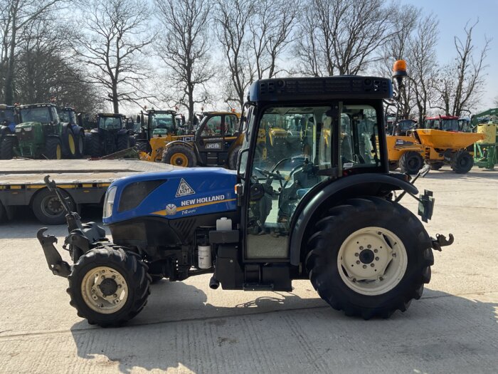NEW HOLLAND T4.100 N