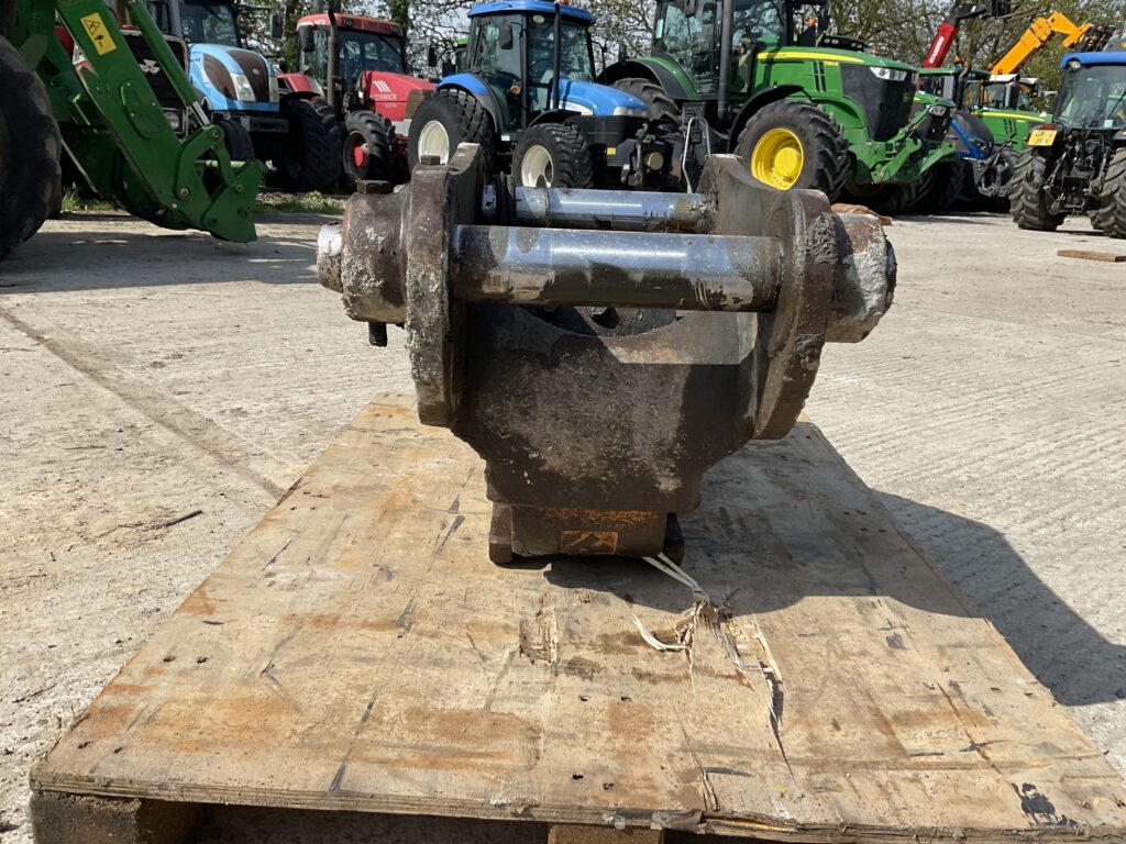 TEFRA HYDRAULIC QUICK HITCH