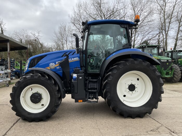 NEW HOLLAND T6.180