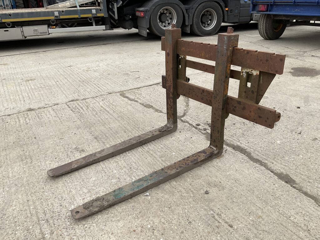 PALLET FORKS-EURO BRACKET