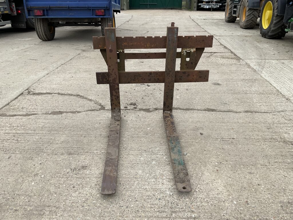 PALLET FORKS-EURO BRACKET