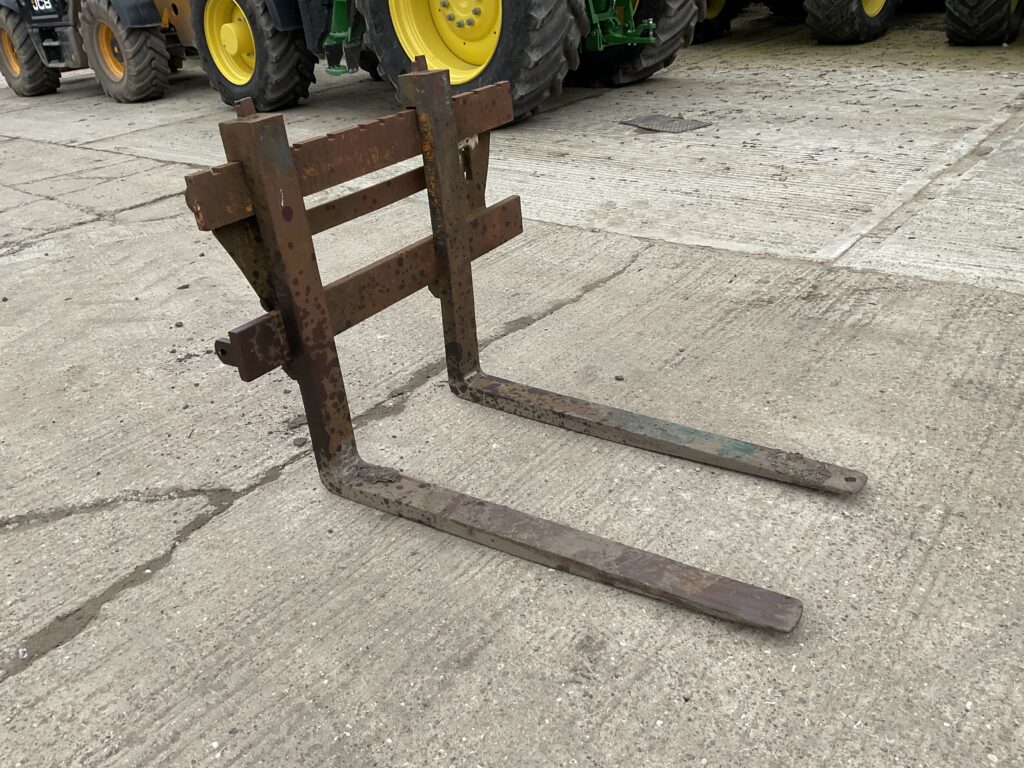 PALLET FORKS-EURO BRACKET