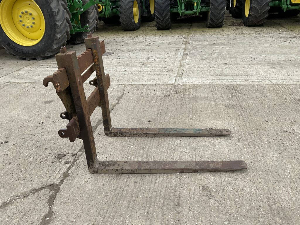 PALLET FORKS-EURO BRACKET