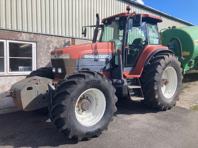 New Holland G210 Tractor Year 1998 6900 hours 210 hp Good working order