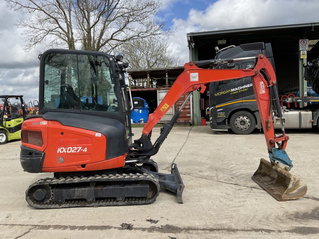 KUBOTA KX027-4