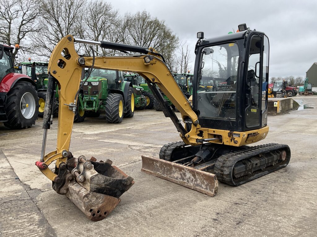 CAT 302.7D CR