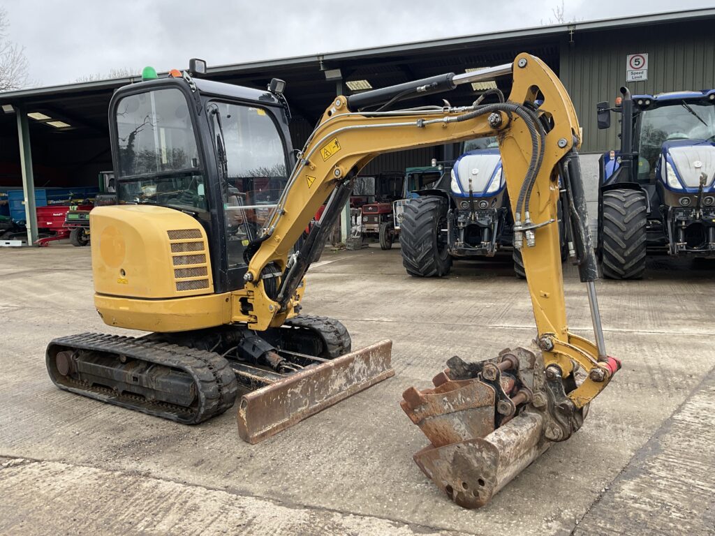 CAT 302.7D CR