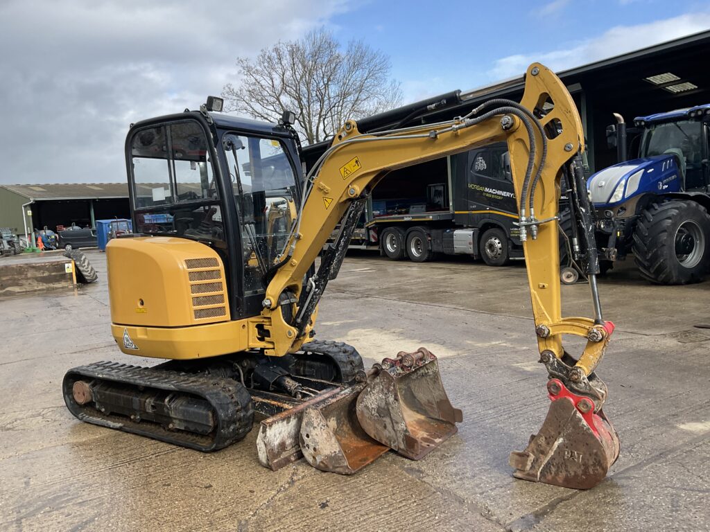 CAT 302.7D CR