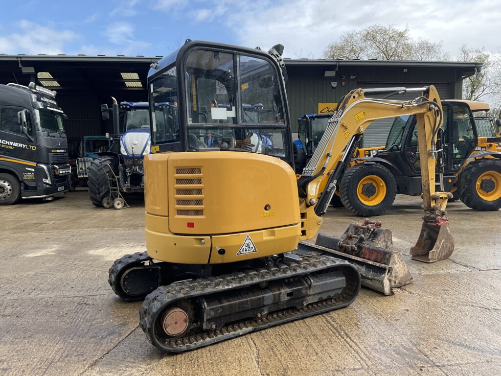 CAT 302.7D CR