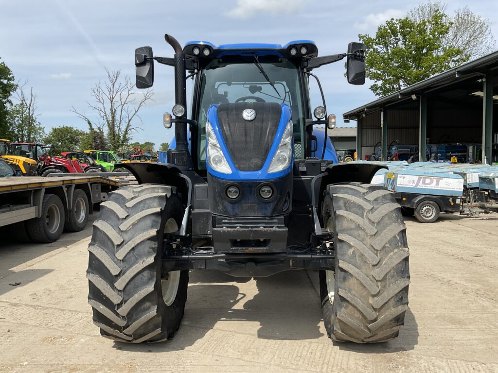 NEW HOLLAND T7.210