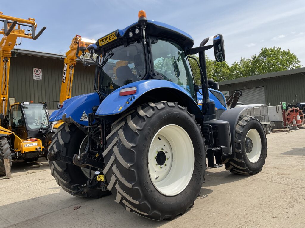 NEW HOLLAND T7.210