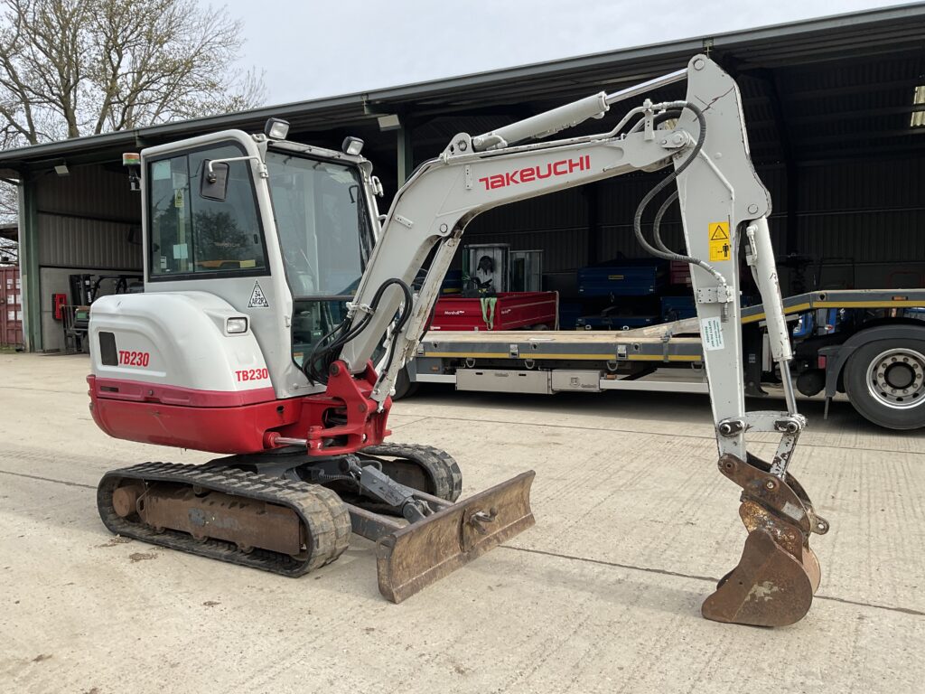 TAKEUCHI TB230