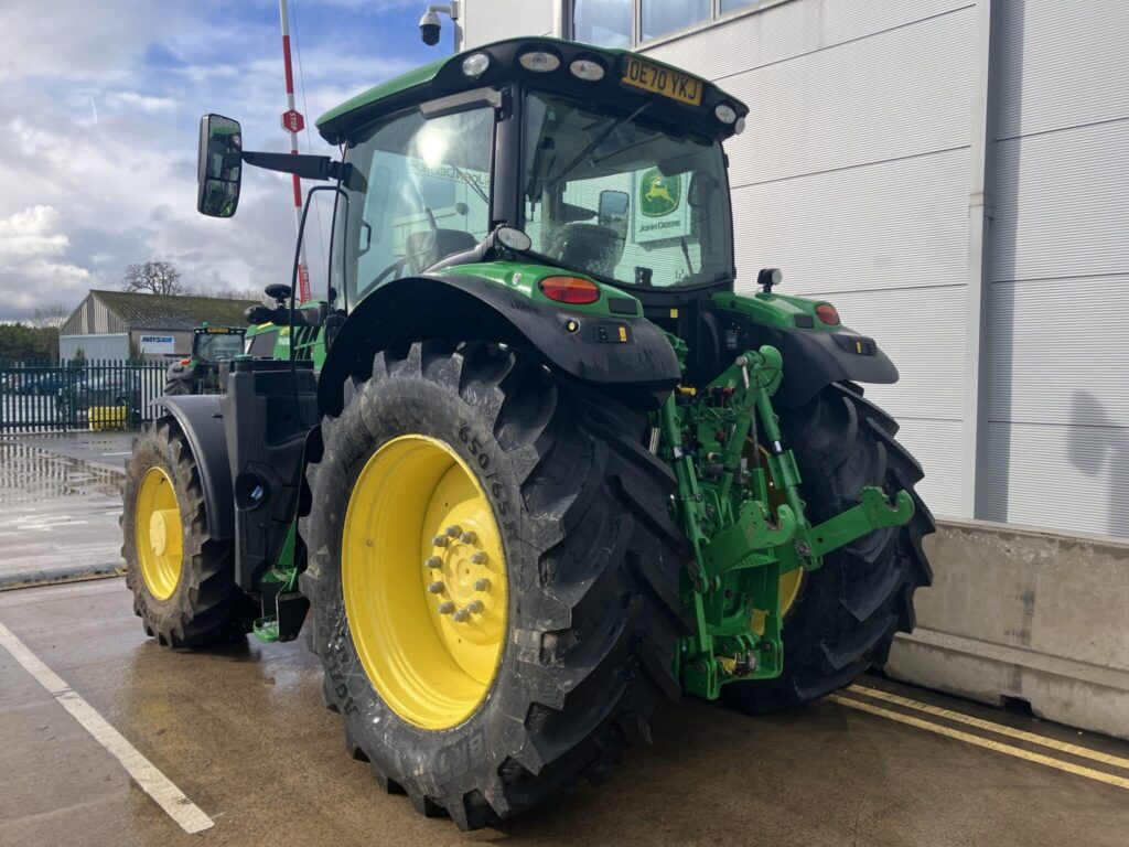 John Deere 6175R