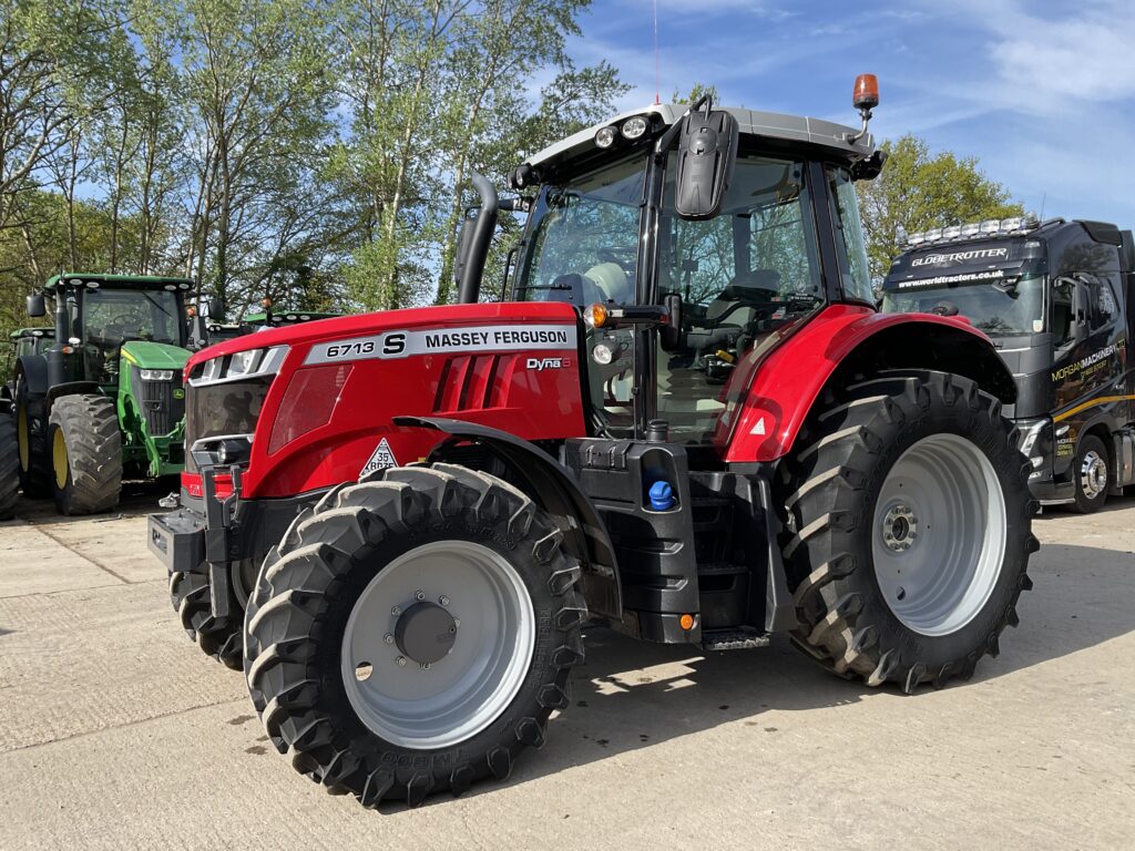 MASSEY FERGUSON 6713S DYNA-6