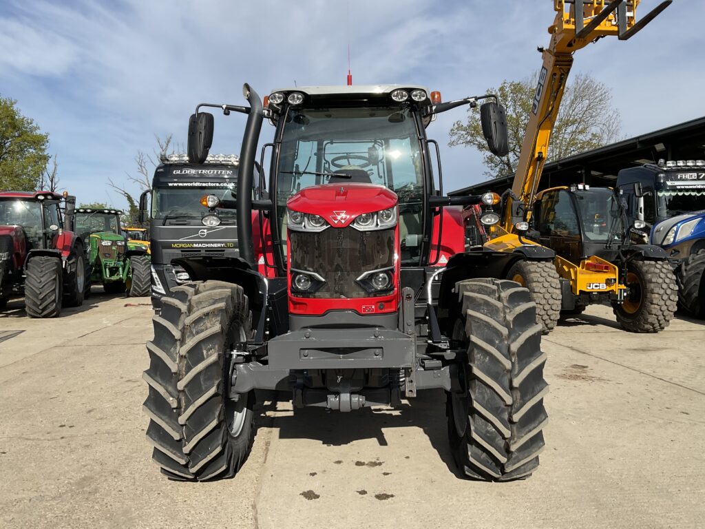 MASSEY FERGUSON 6713S DYNA-6