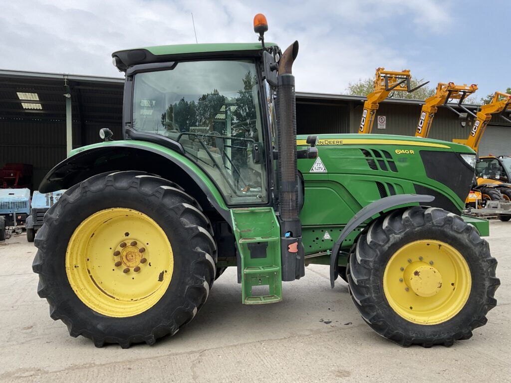 JOHN DEERE 6140R