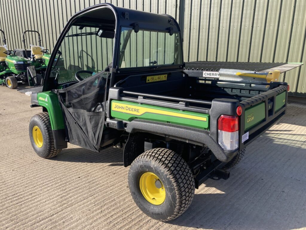 John Deere HPX815E Gator