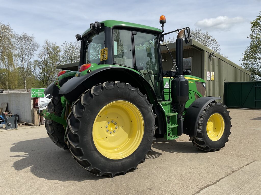 JOHN DEERE 6110M