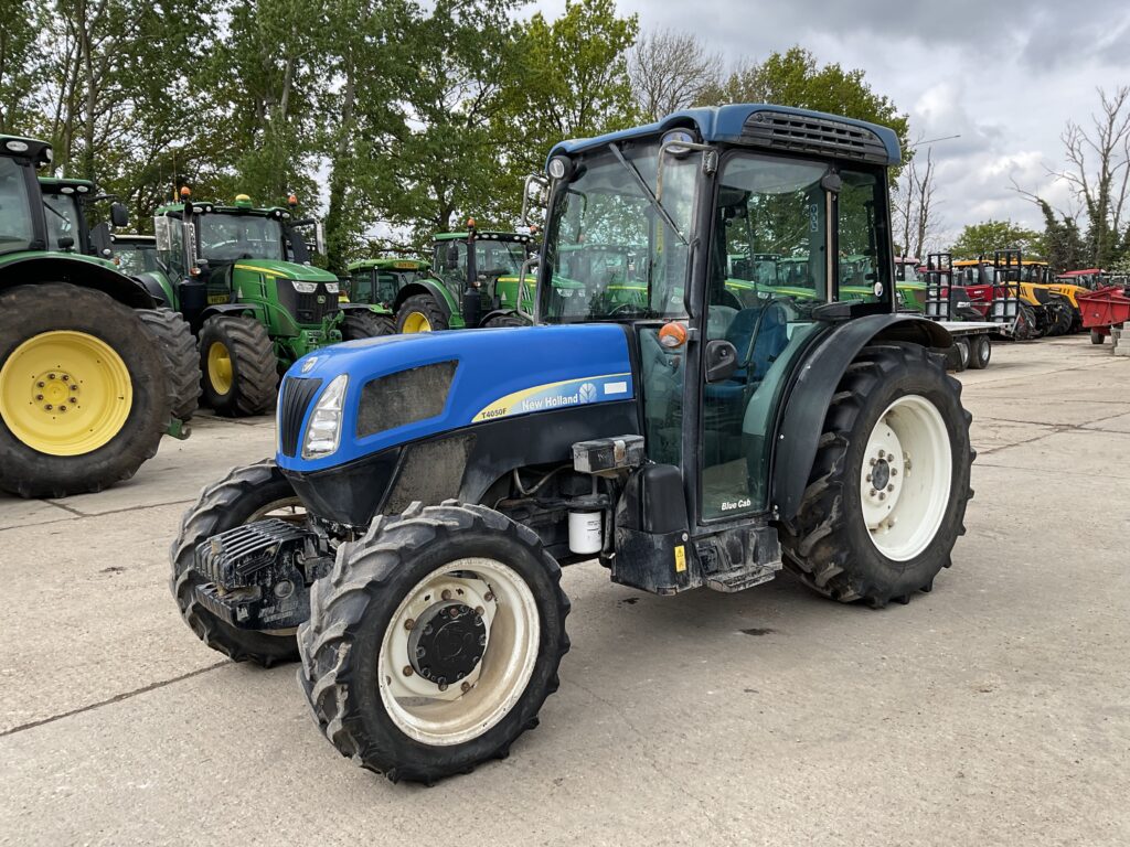 NEW HOLLAND T4050F