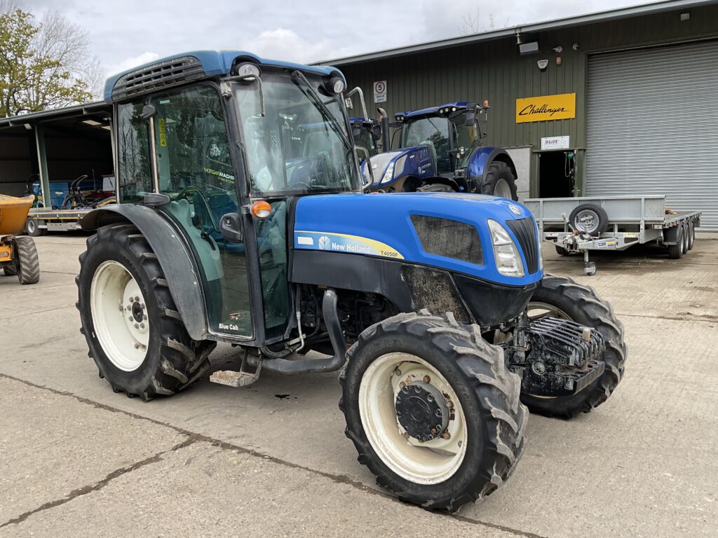 NEW HOLLAND T4050F