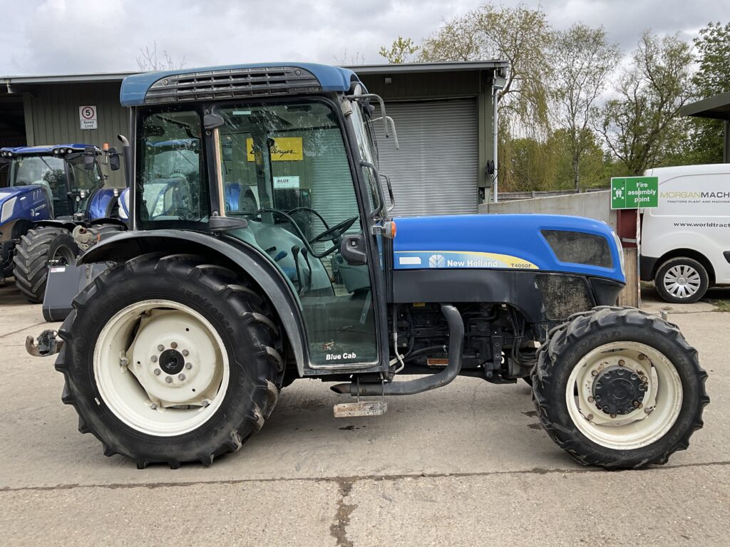 NEW HOLLAND T4050F