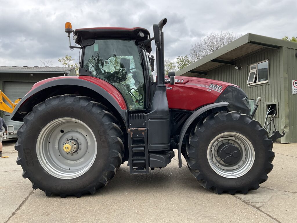 CASE IH OPTUM 300 CVX