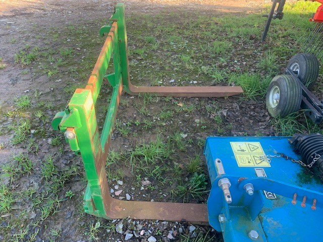 John Deere Pallet Forks