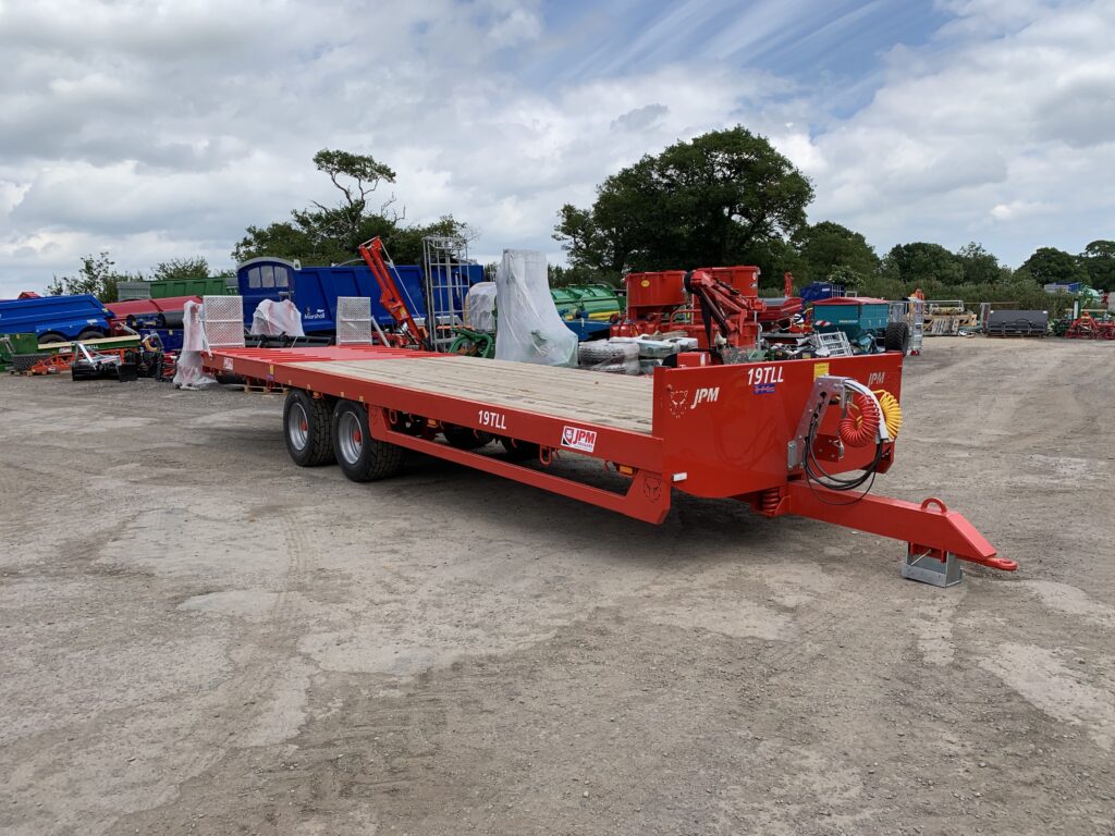 JPM Hydraulic Beaver Tail Trailer