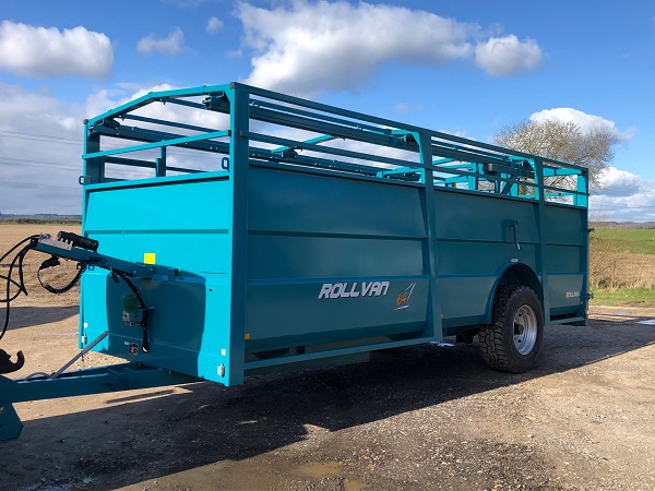 Rolland RV64 cattle trailer