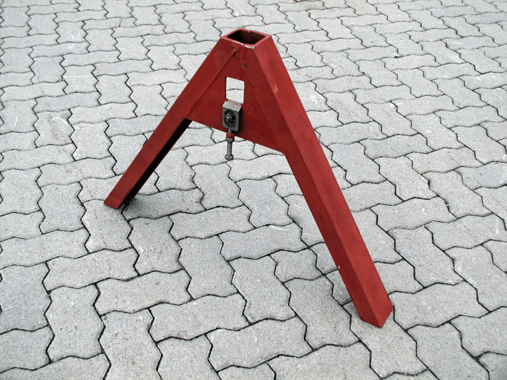 TRACTOR & DEVICE TRIANGLE HITCH