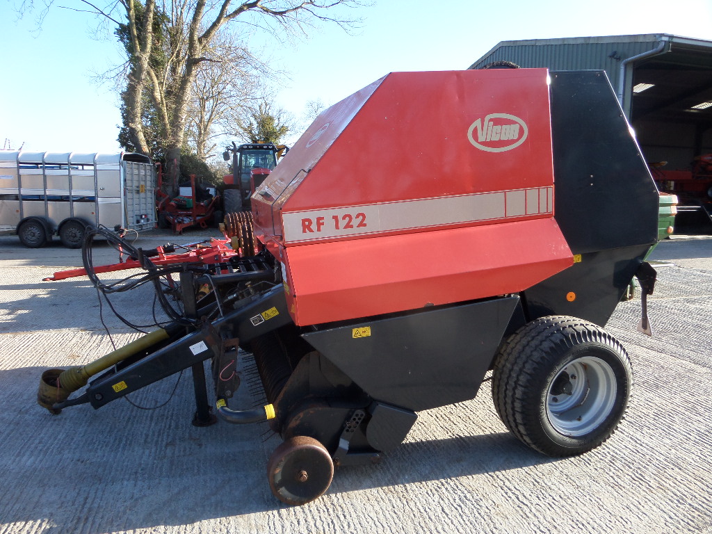 VICON RF122 ROUND BALER