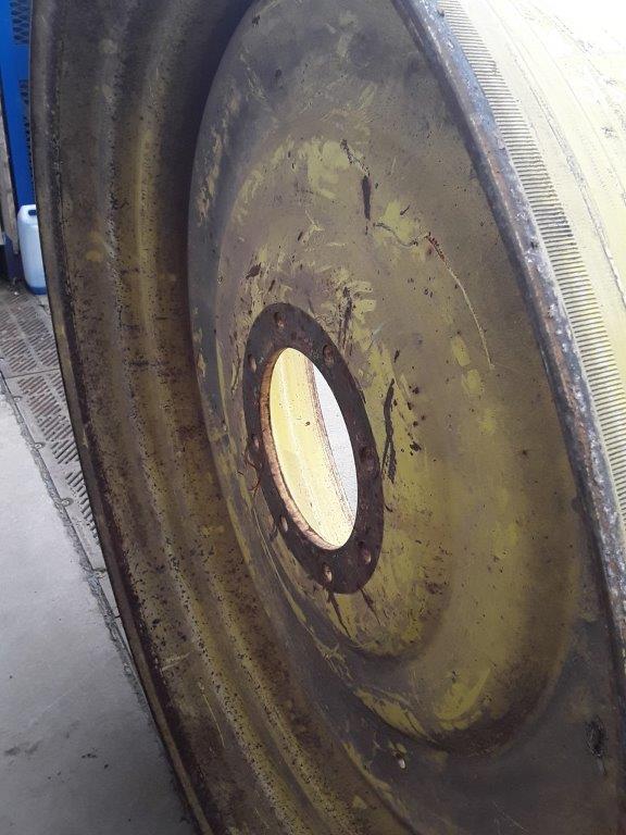 16X42 John Deere Used Rim