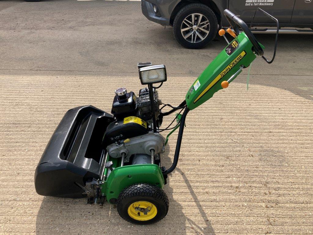 John Deere 260SL pedestrian Tees mower