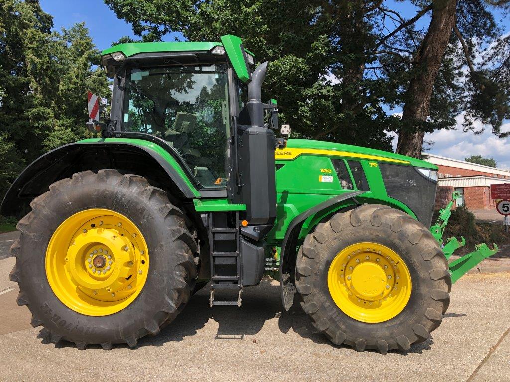 John Deere 7R 330