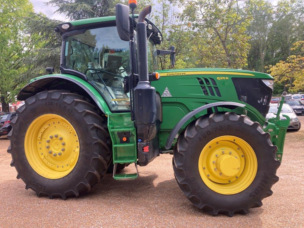 John Deere 6215R