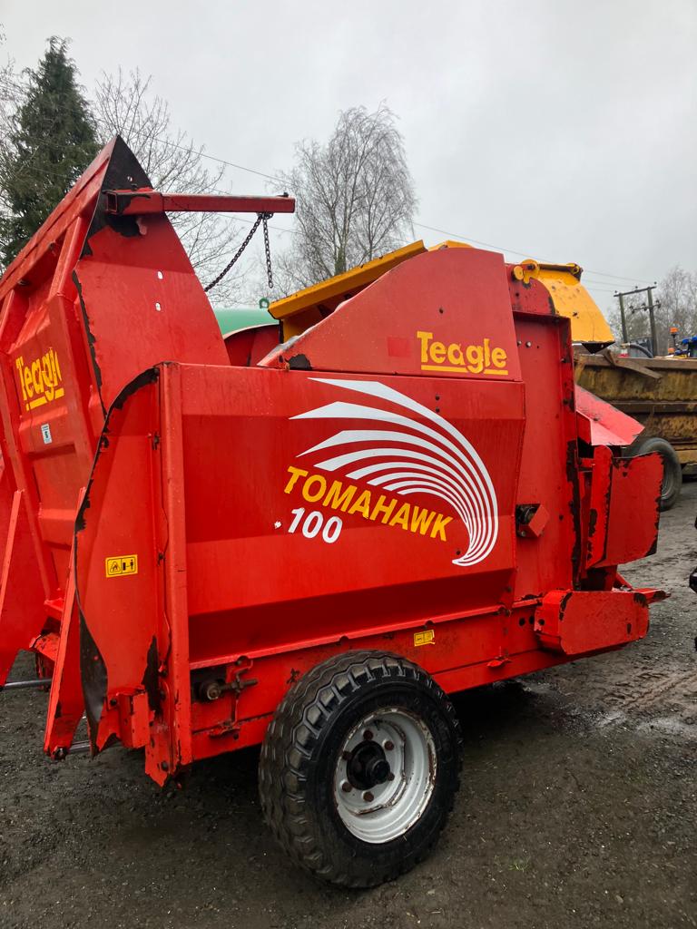 Teagle Tomahawk 8100 Bale Feeder