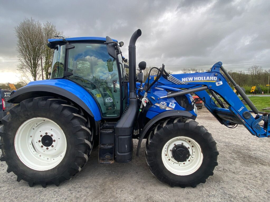 New Holland T5.110 Electro Command Tractor