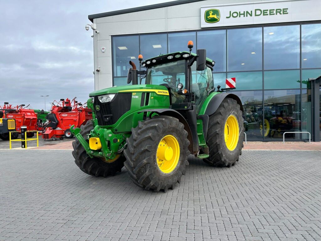 John Deere 6R 215