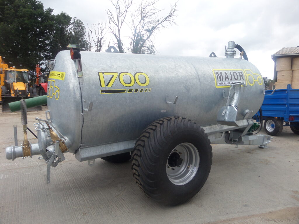 MAJOR 1700 VACUUM TANKER