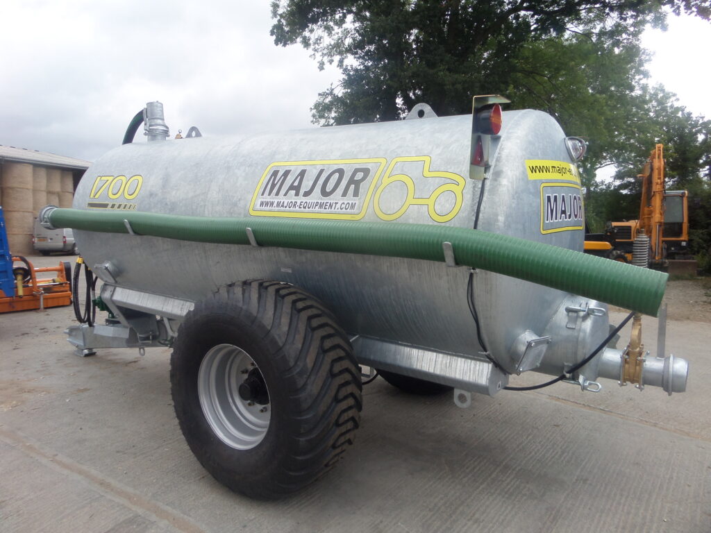 MAJOR 1700 VACUUM TANKER