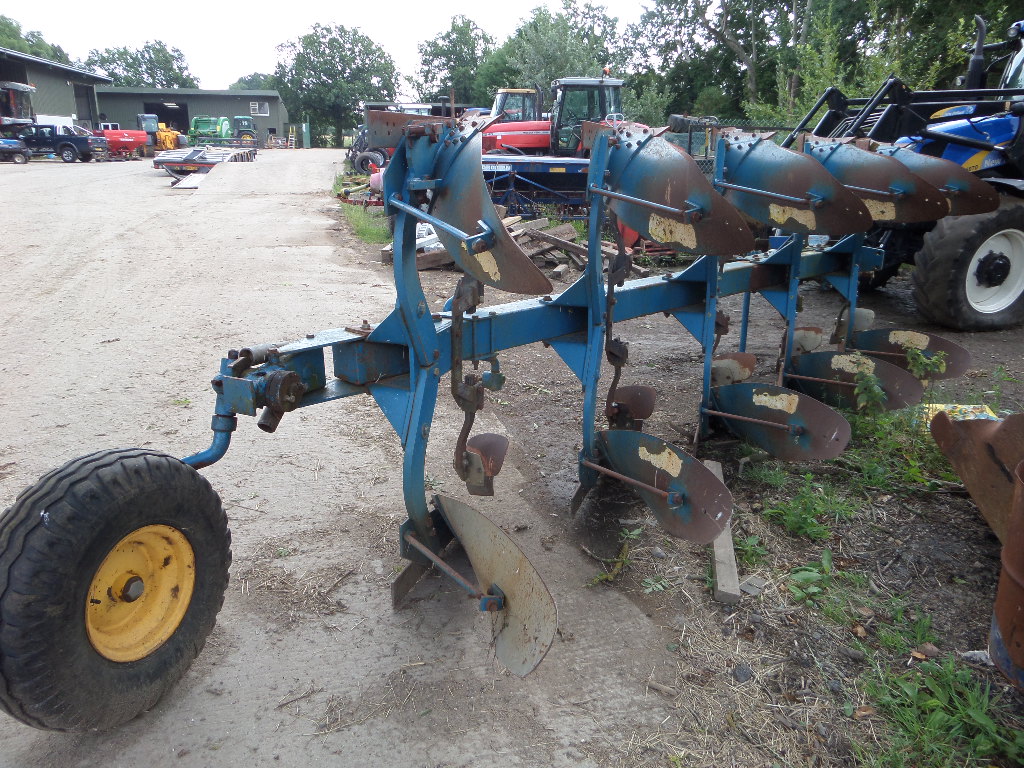 OVERUM XCELSIOR CX590F 5 FURROW REVERSIBLE PLOUGH