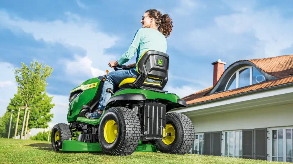 John Deere X127 Ride-on Lawnmower