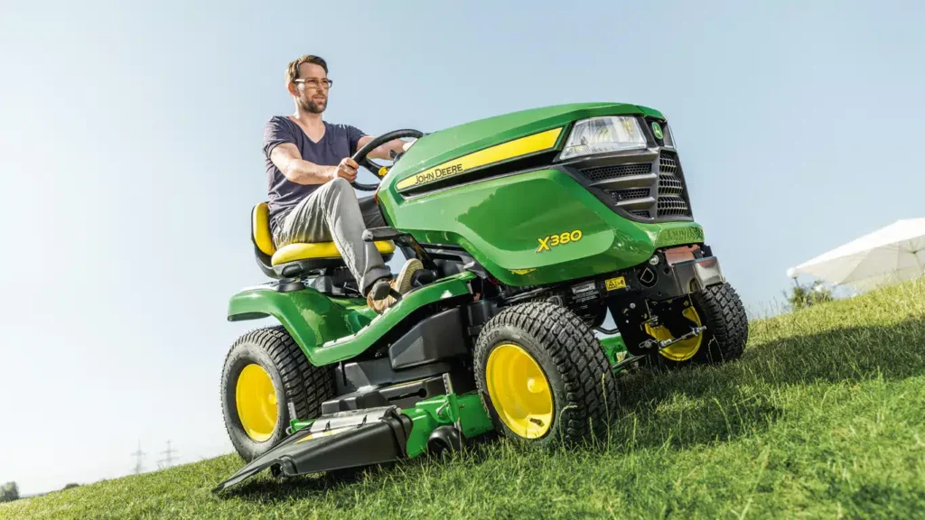 John Deere X380 Ride-on Lawnmower