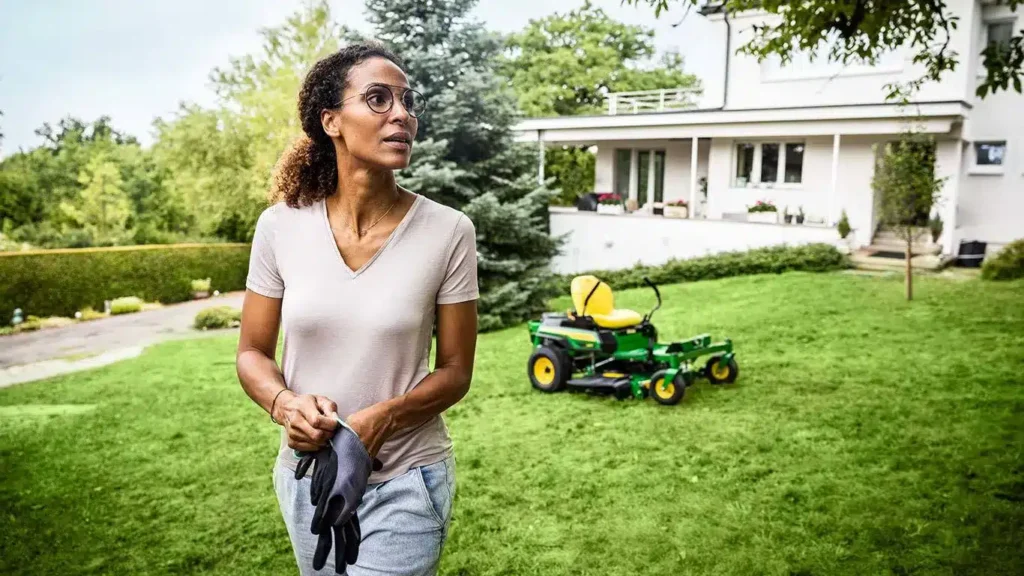 John Deere Z315E ZTrack Zero Turn Mower