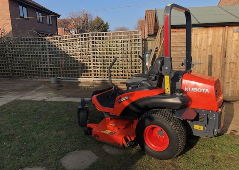 Kubota ZD326S Ride On Mower