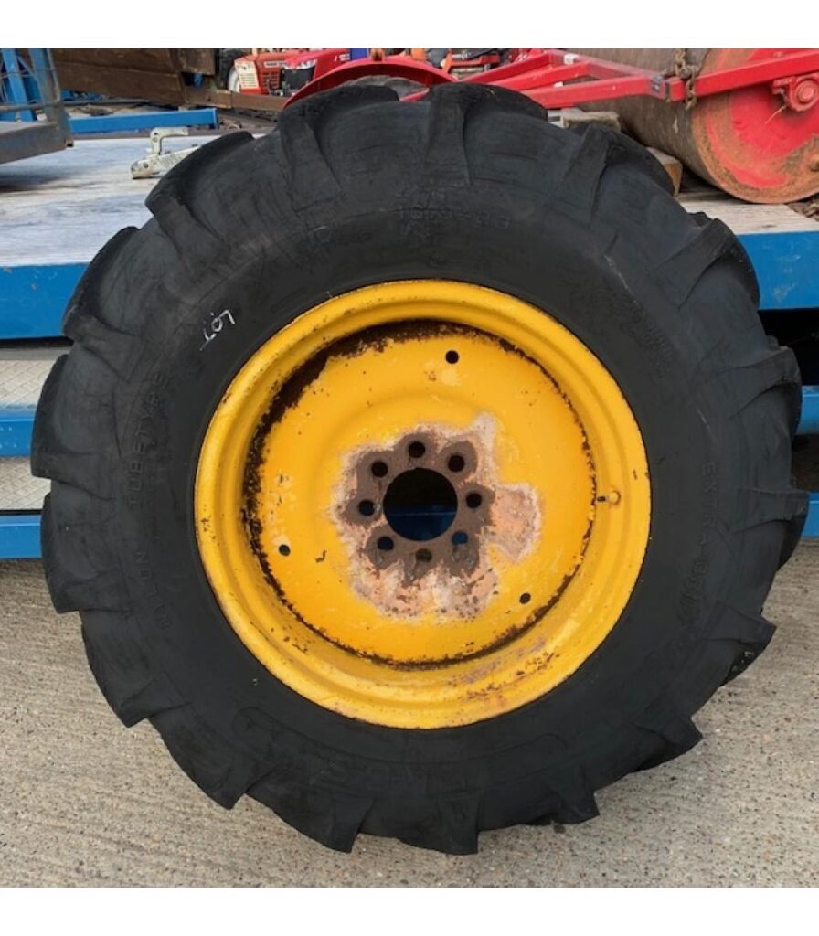 16.9-28 Wheel and Tyre