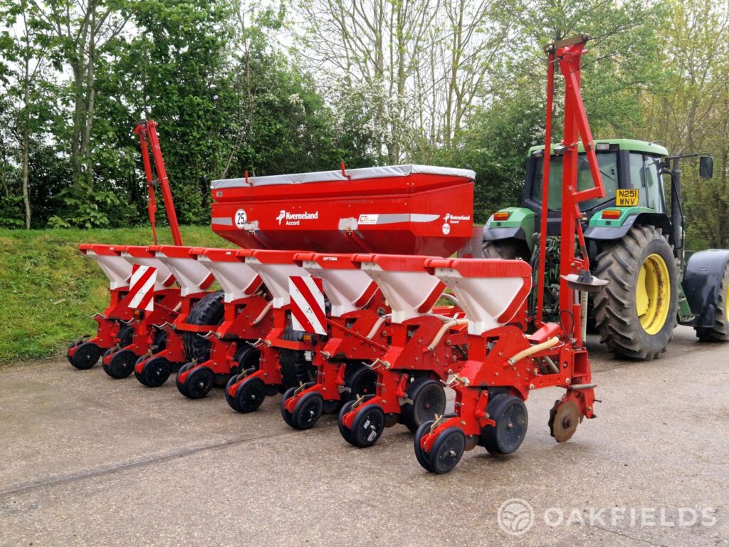 2014 Kverneland Accord Optima HD 8 row maize drill