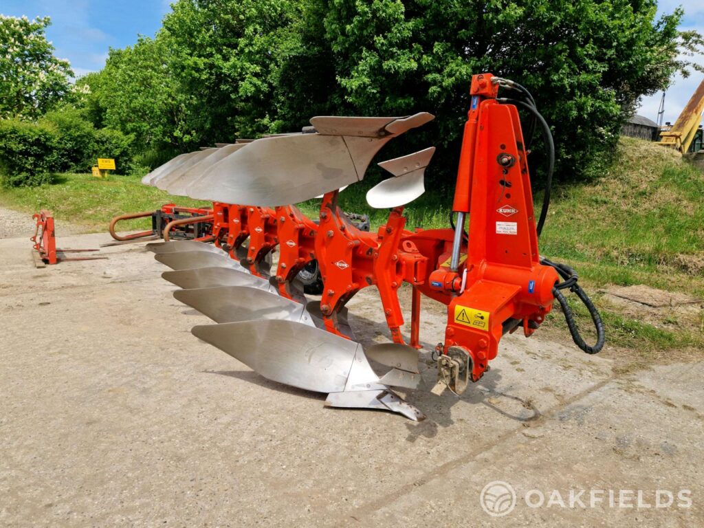 2010 Kuhn Multi-Master 122 5 furrow plough