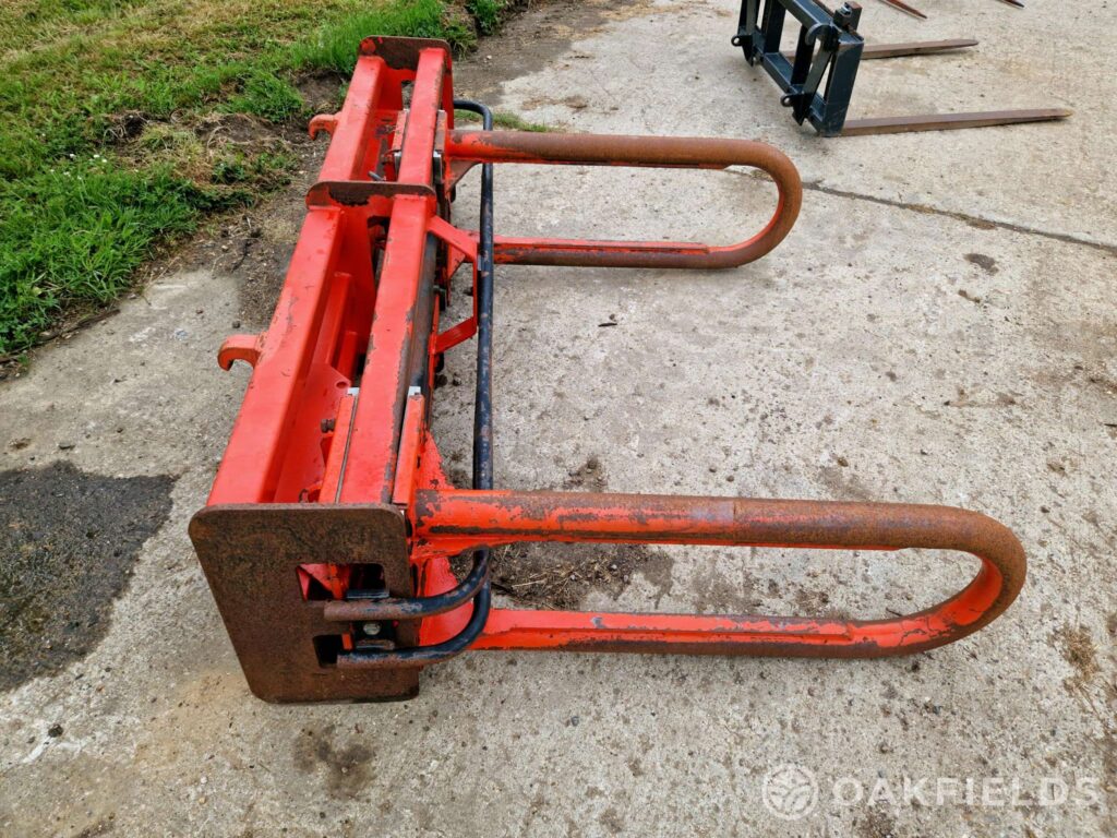 Browns Universal side squeeze bale grab